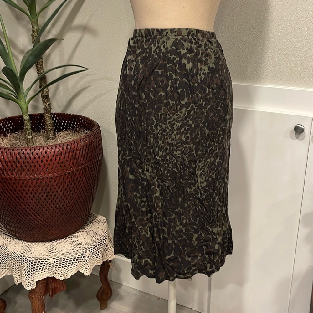 Midi skirt green tones